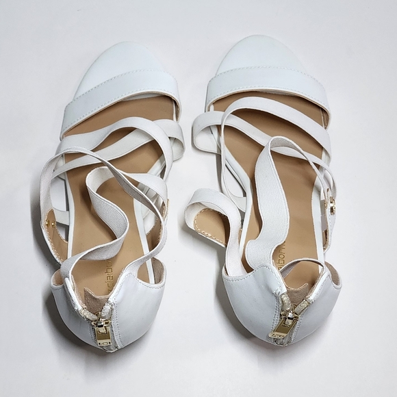 Liz Claiborne White Wedge Sandals/ 1OM - Picture 4 of 12